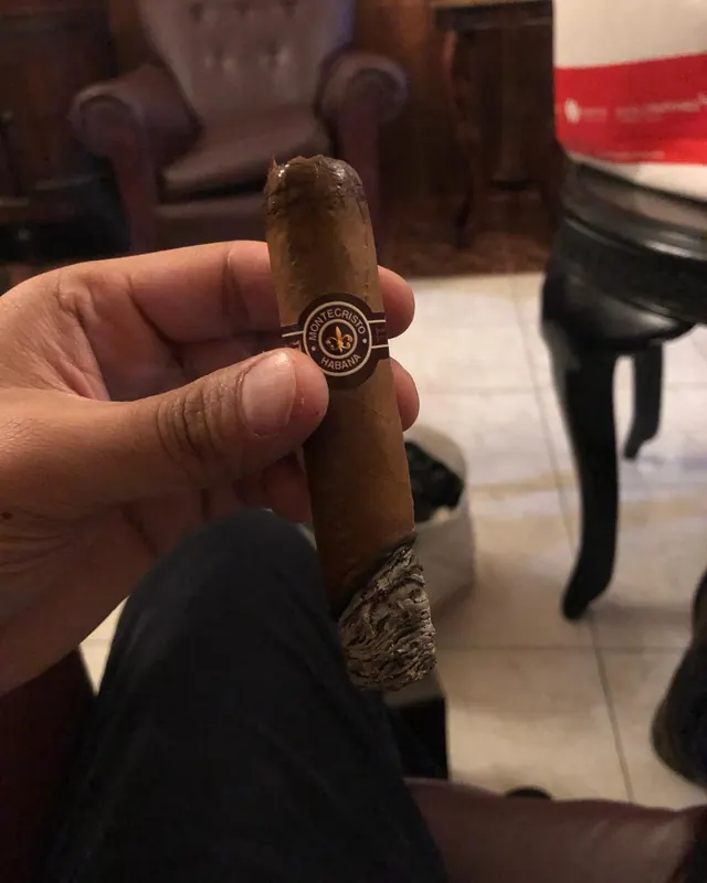 Montecristo Petit Edmundo