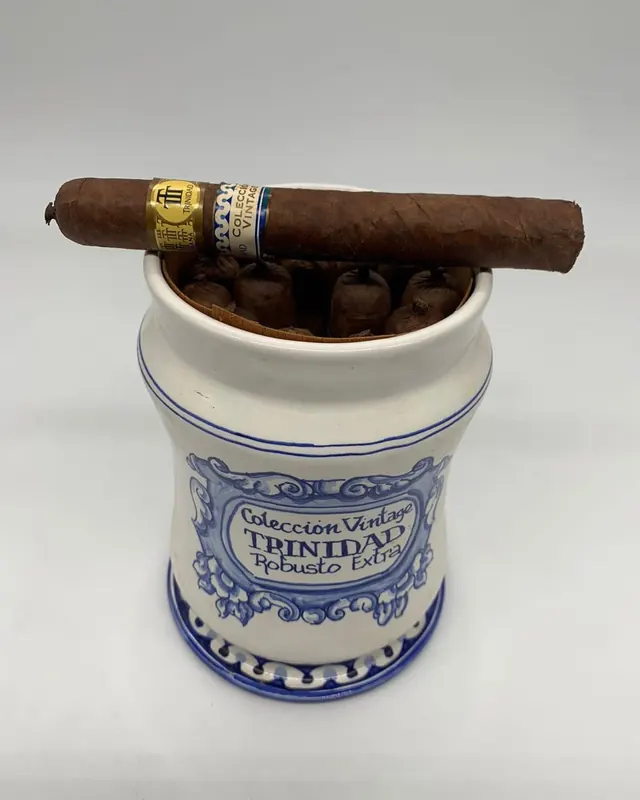 A Habanos jar