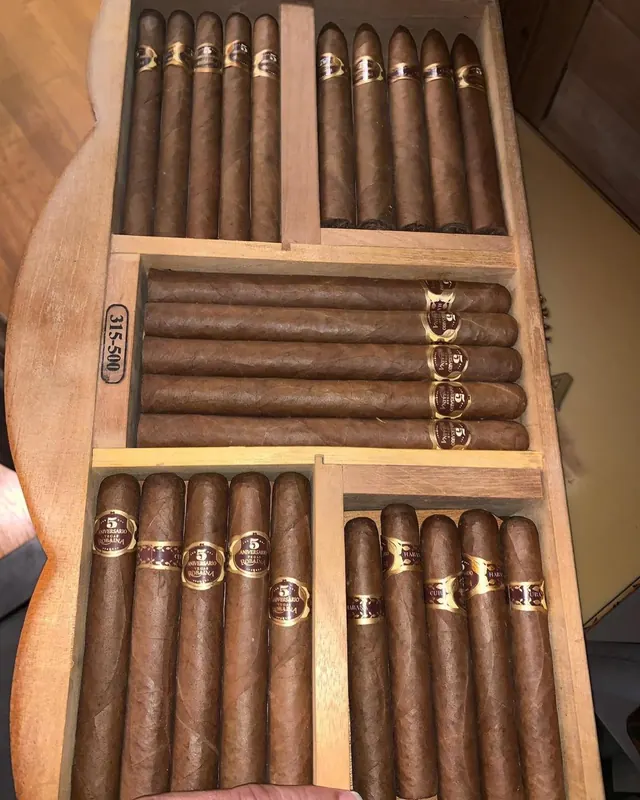 An assortment of vintage Habanos