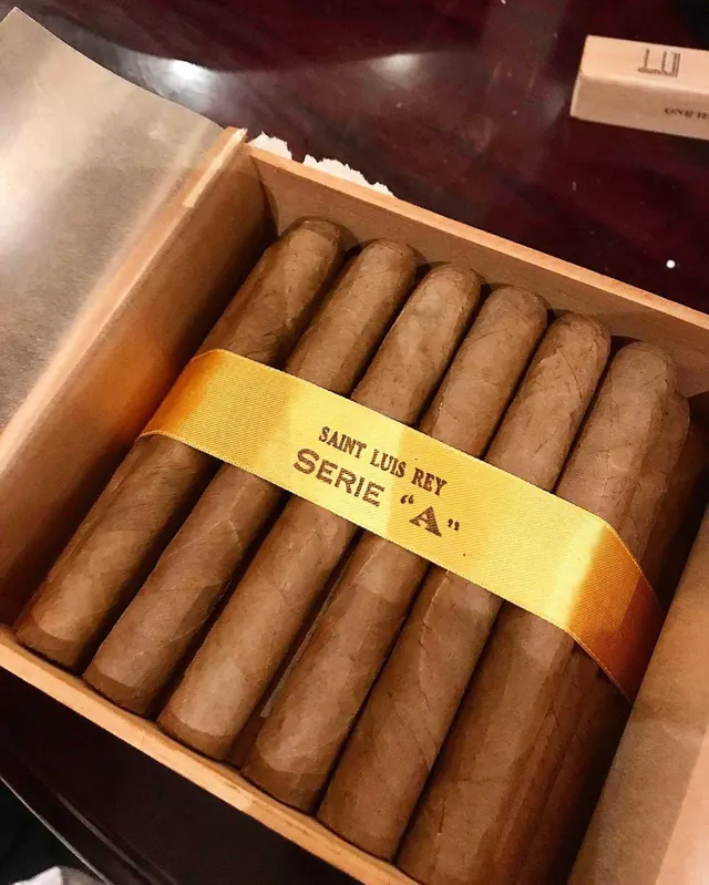 Saint Luis Rey A, cabinet of 50, early 1990s