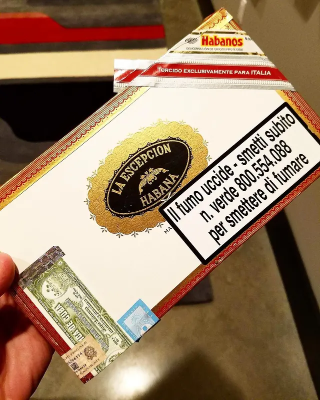 A box of La Escepción